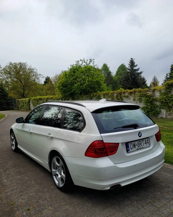 BMW Seria 3 cena 27500 przebieg: 165000, rok produkcji 2010 z Wrocław małe 56